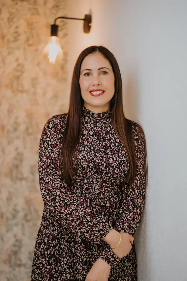 Sophie LIBOUREL, Diététicienne Nutritionniste à Narbonne, avec un air accueillant